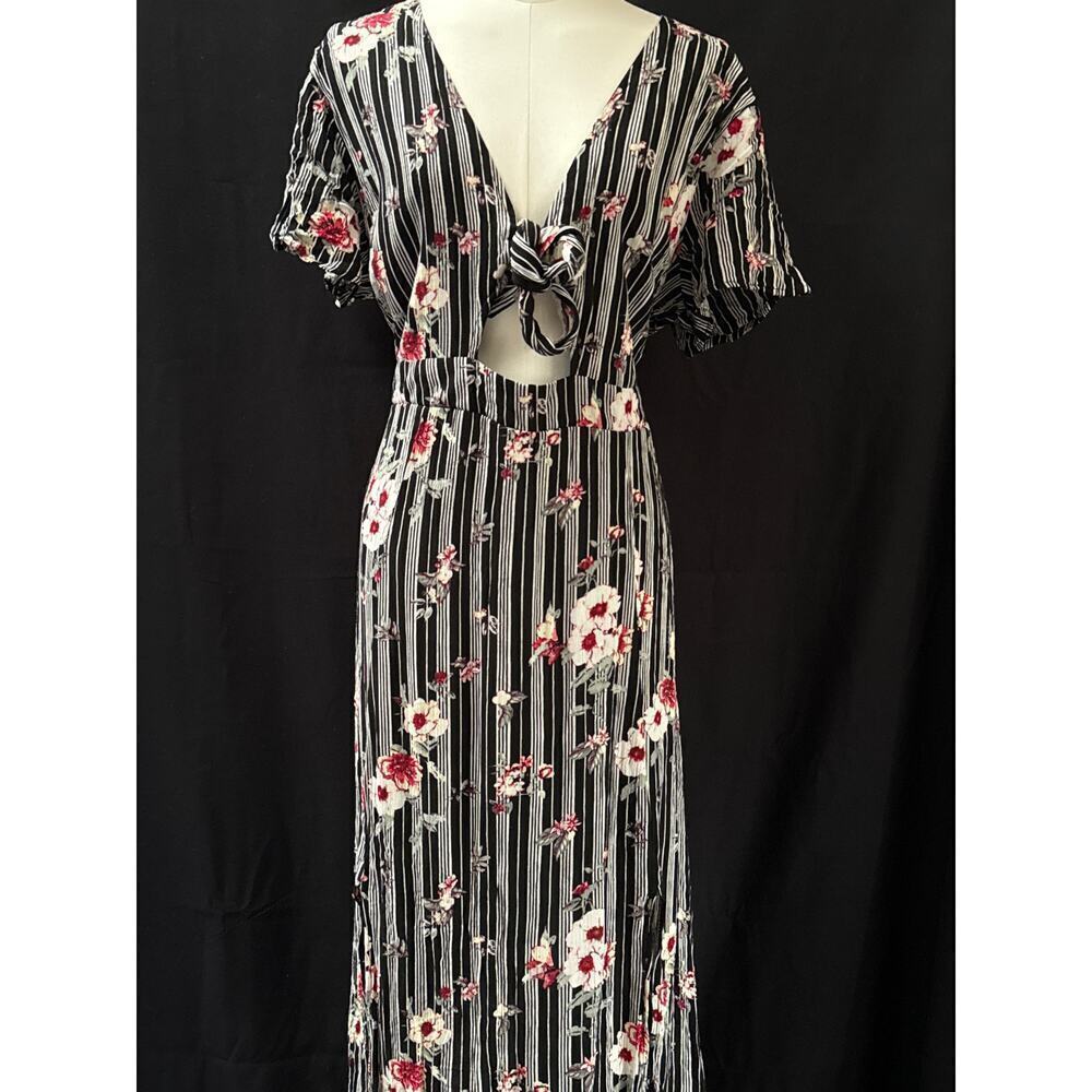 Women’s Rue 21 Long Striped/Floral Patterned V-Neck Dress Sz XL